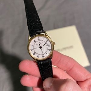 Baume Mercier Classima Ladies 18K Yellow Gold quartz watch